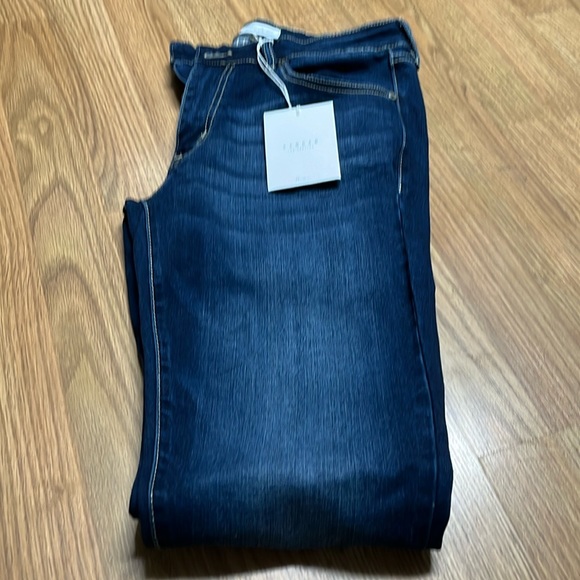 NWT KanCan Mid Rise Super Skinny Jeans #1 - Picture 5 of 10